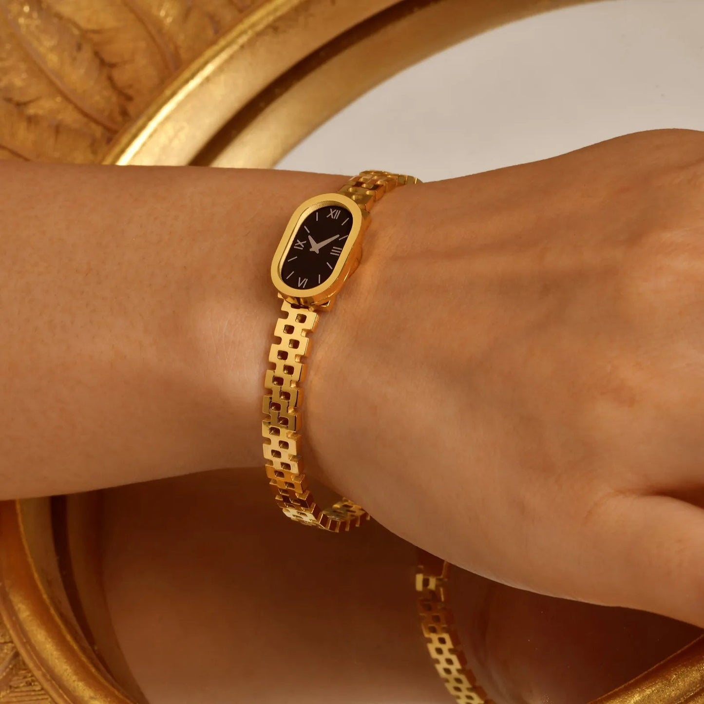 Golden Luxury Women's Watch