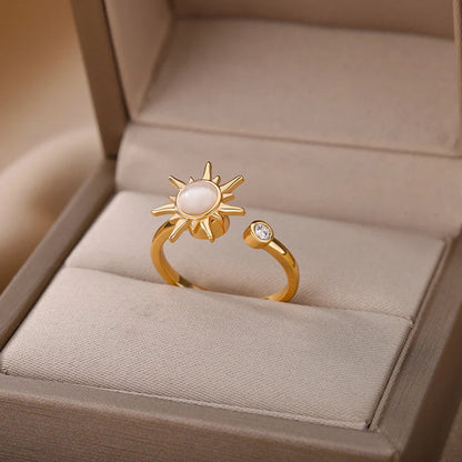 Luxurious Radiant Sun Women's Ring