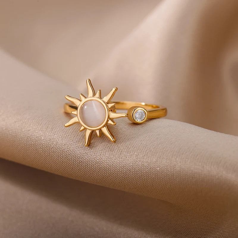 Luxurious Radiant Sun Women's Ring